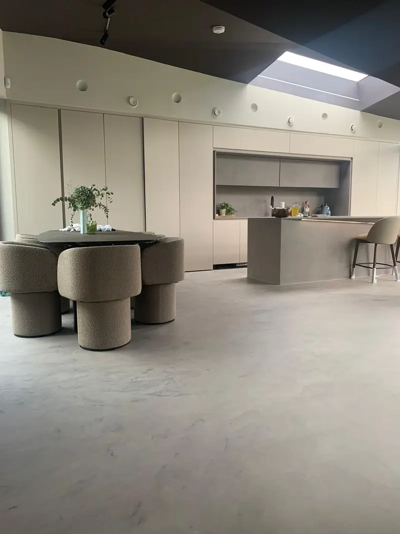 Microcement seamless surface finish by Gréas Design