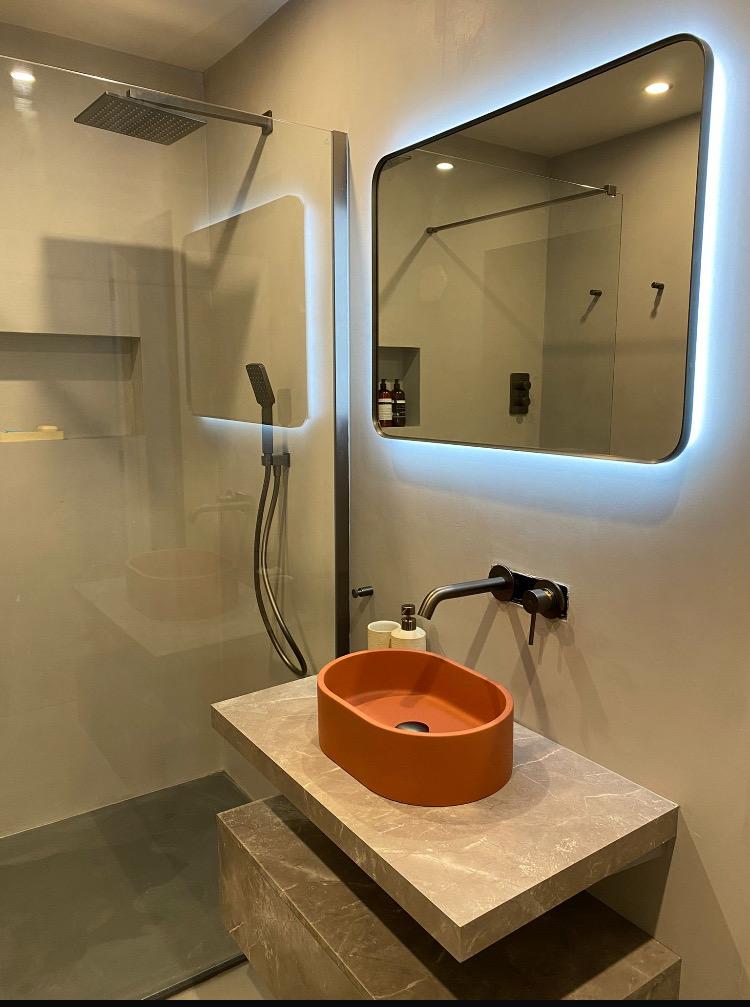 Seamless microcement floor finish applied in Dublin by Gréas Design